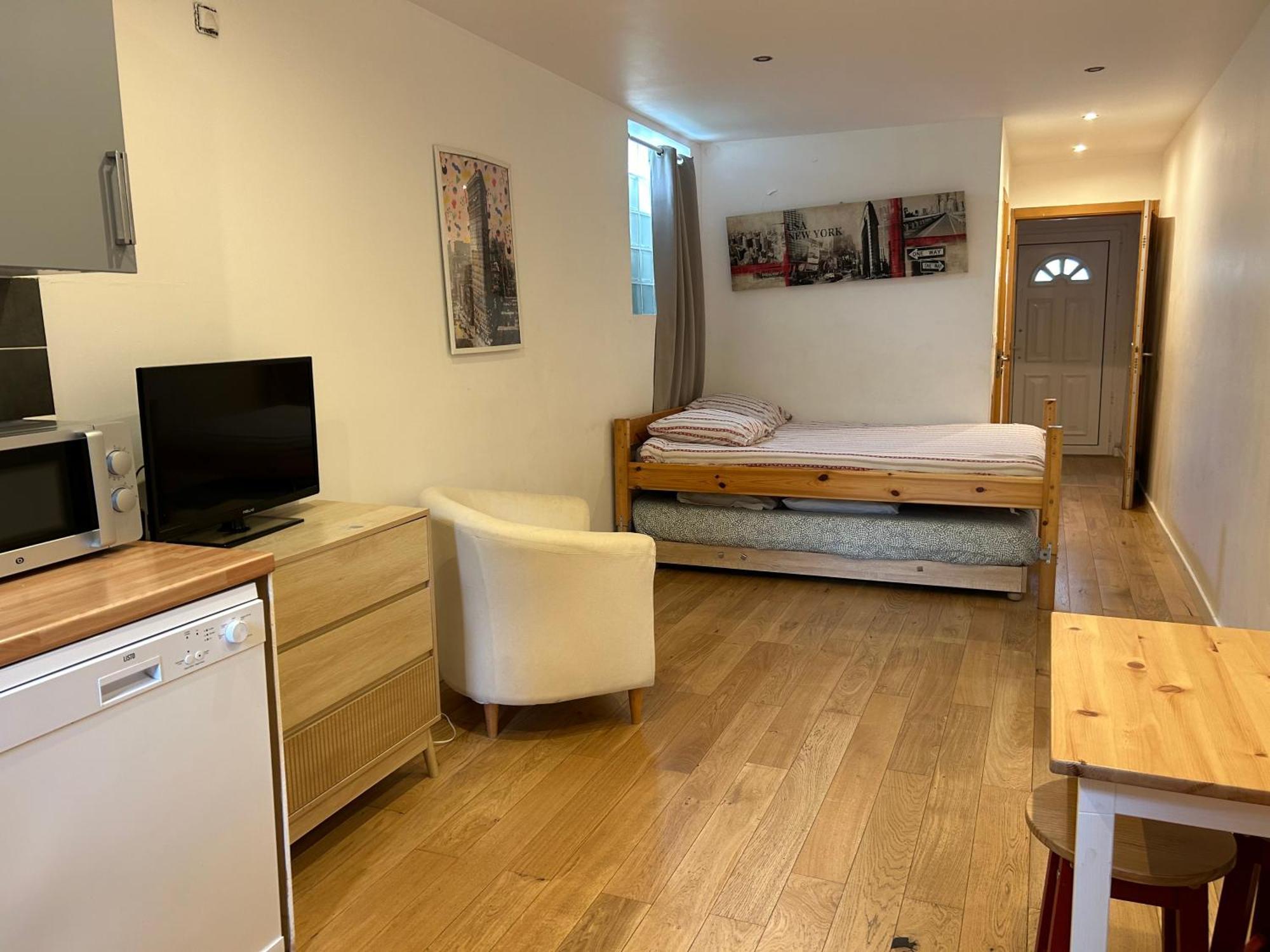 Paris Eiffel Tower Et Disney Apartments, Parkings Gratuits Et Securises, 10 Minutes Metro To Paris Ножан-сюр-Марн Экстерьер фото